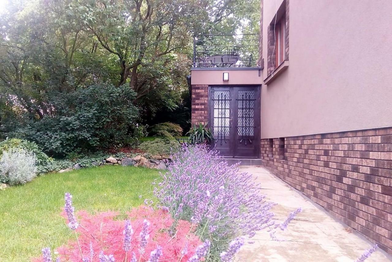 Apartman V Zahrade Praha Troja - Apartment In The Garden Prague Troja エクステリア 写真