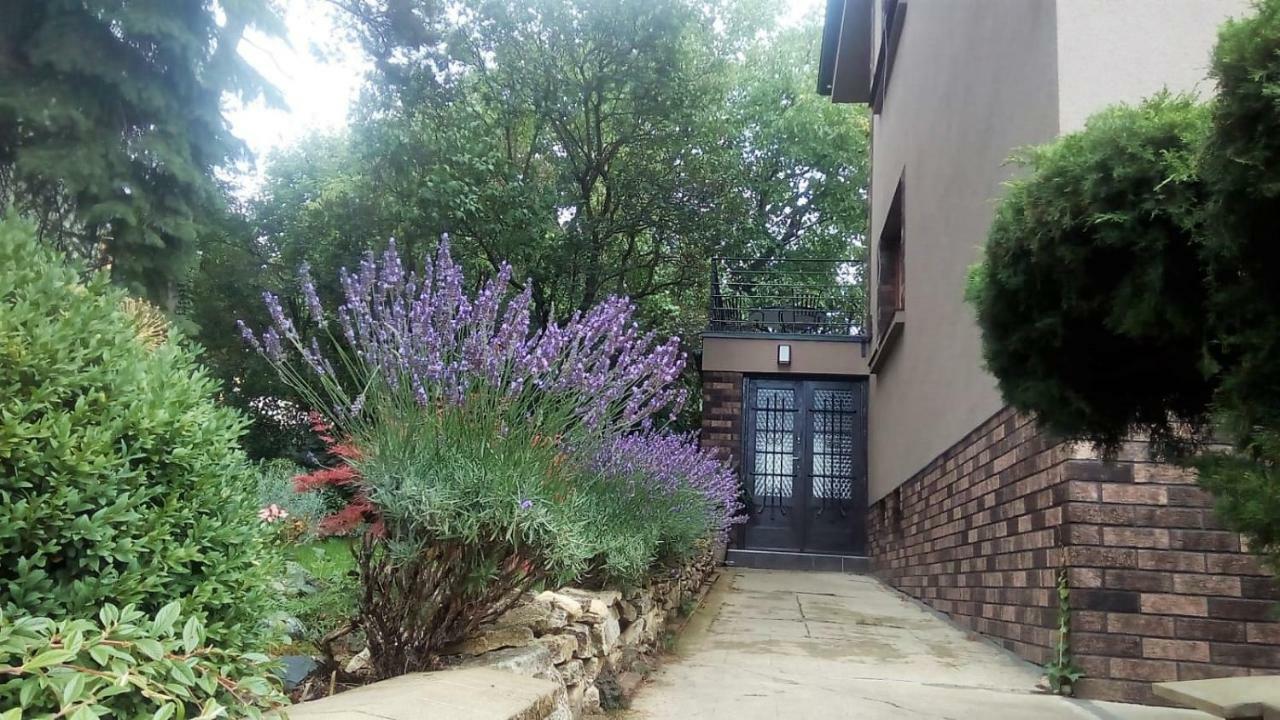 Apartman V Zahrade Praha Troja - Apartment In The Garden Prague Troja エクステリア 写真